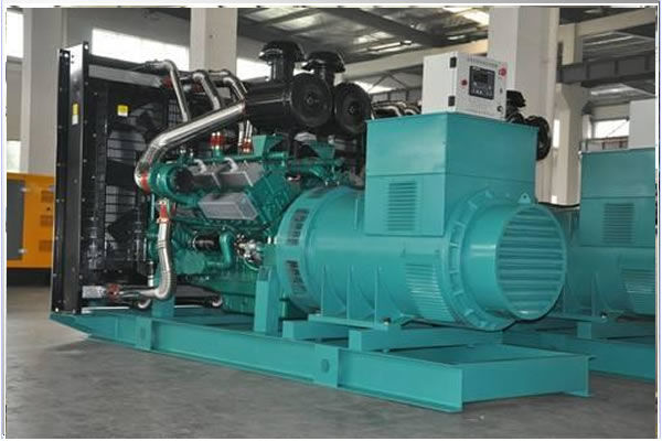 昆明經(jīng)貿(mào)公司訂購(gòu)康明斯柴油發(fā)電機(jī)500kw成功出廠(chǎng)